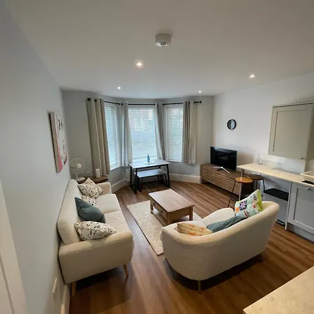 Westbourne Alum Chine Loft Apartment-3